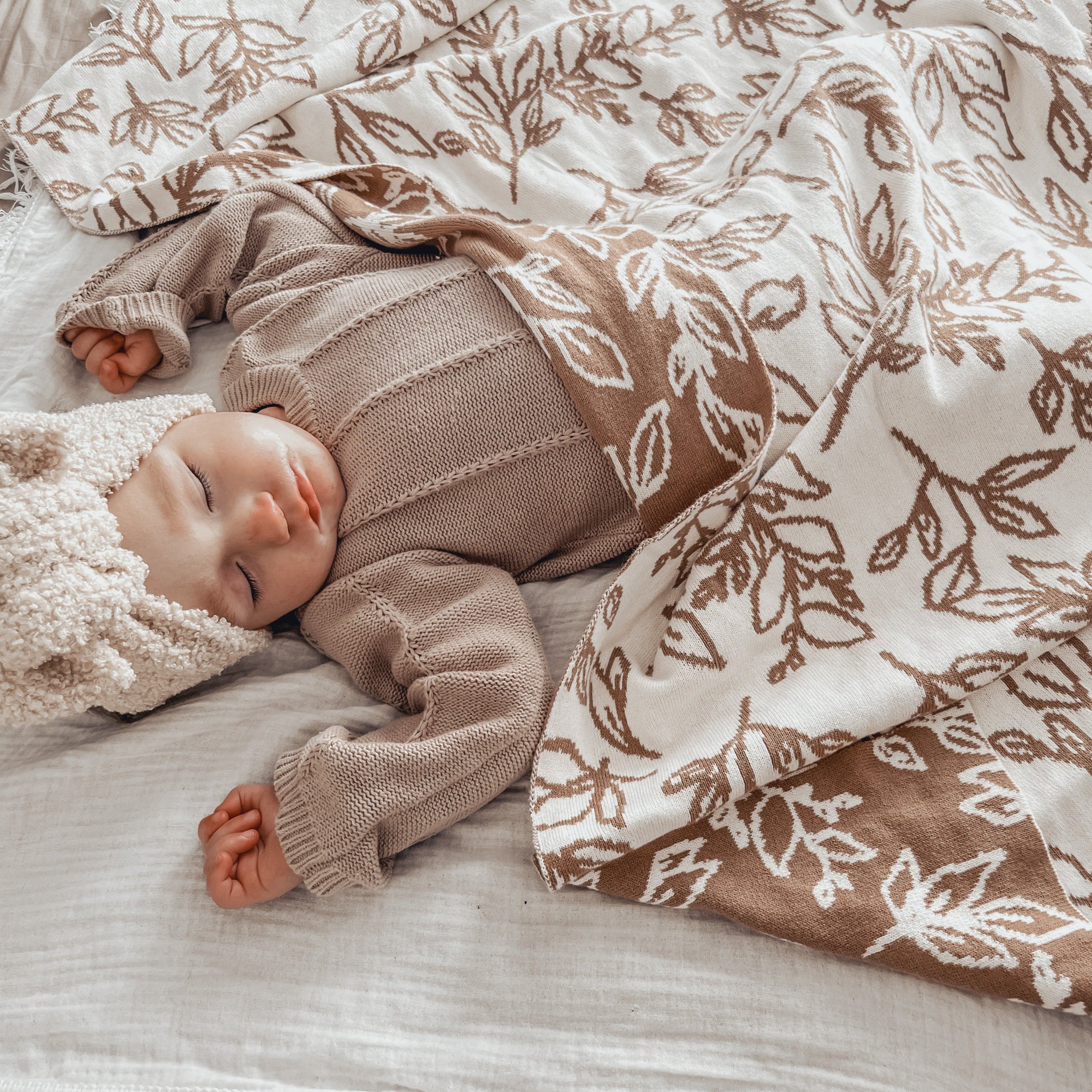 Foliage Sand Organic Knitted Blanket